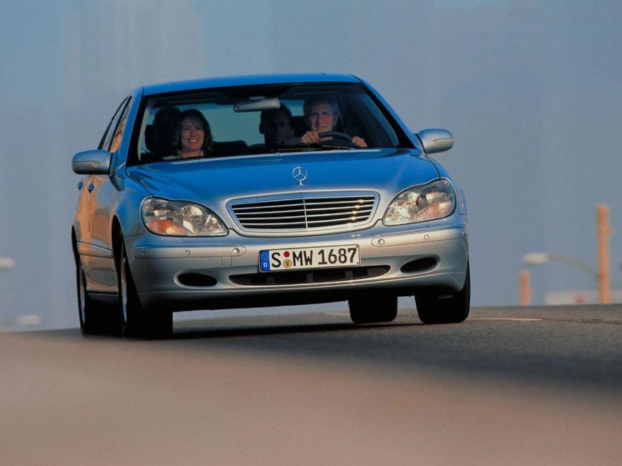  Mercedes-Benz S320 1998 года  (фото 13 из 20)